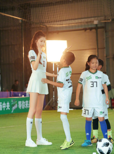 哈兰德与姆巴佩巅峰对决谁更强